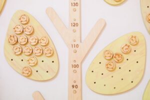 親子でつくる思い出の卒園記念身長計制作／目黒区幼稚園