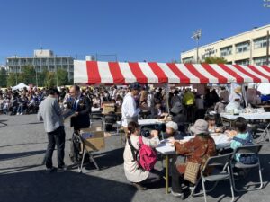 地域住民のみなさまとフォトフレームづくり／戸塚区ふれあい区民まつり