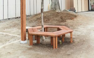 園庭の木を守り、元気にする竹ベンチ／大和東もみじの森保育園